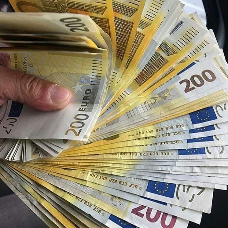 Counterfeit Currency: How to Buy Fake Money Online Safely
